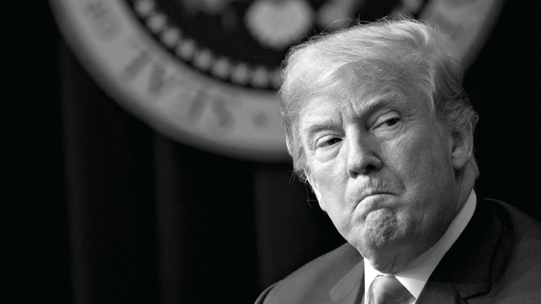 Trump: "La Venganza Puede Estar Justificada" en Caso de Regresar a la Casa Blanca