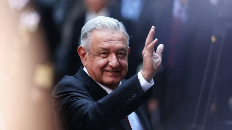 López Obrador Invitará a Claudia Sheinbaum a su Último Informe de Gobierno en el Zócalo