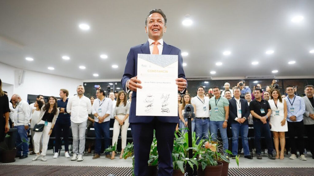 Pablo Lemus Recibe Constancia de Mayoría y Llama a la Unidad en Jalisco
